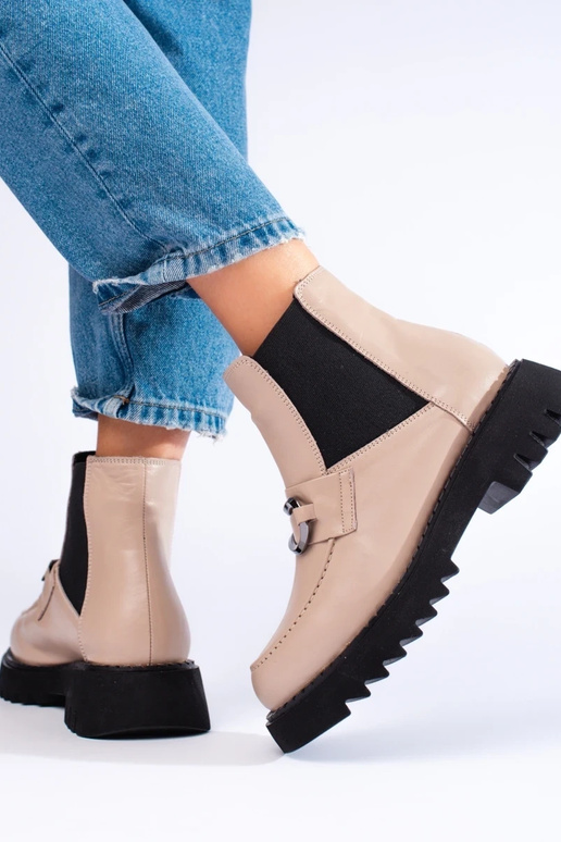 Damenschuhe aus Leder mit Plateau in... Damenschuhe aus Leder mit Plateau in...