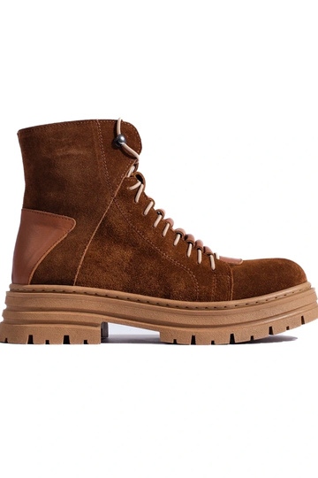 bottes marron en cuir naturel