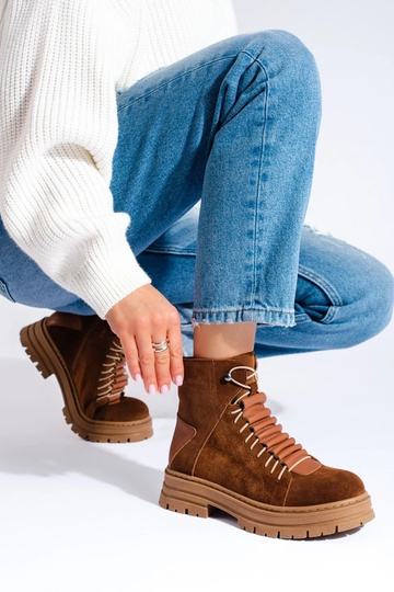 bottes marron en cuir naturel 2