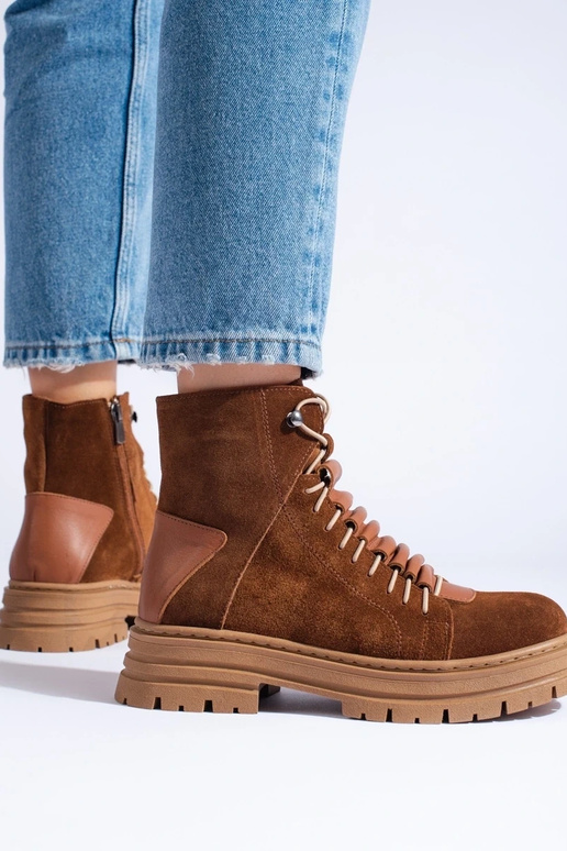 braune Stiefel aus Naturleder braune Stiefel aus Naturleder