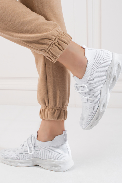 Sandales blanches en tissu de style... Sandales blanches en tissu de style...