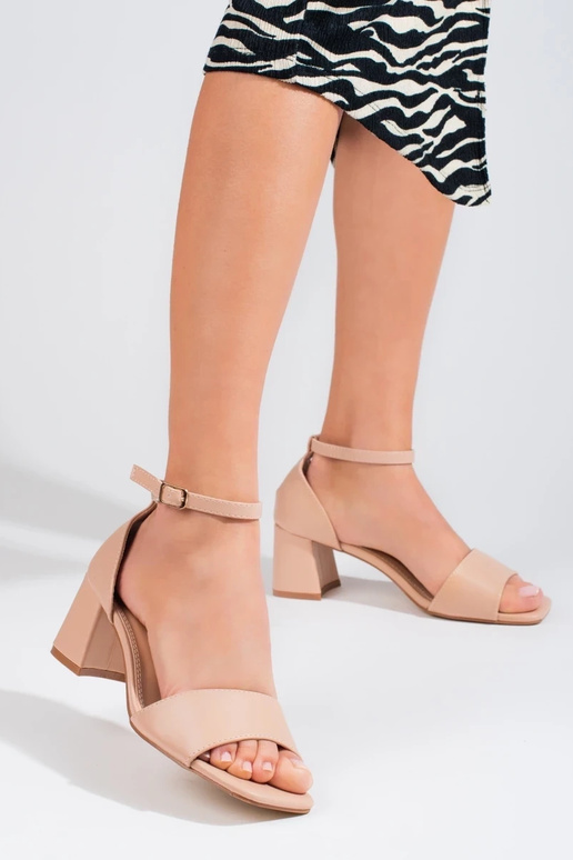 Shelovet sandalen met lage hak in een...