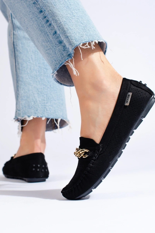 avec des éléments ajourés mocassins... avec des éléments ajourés mocassins...