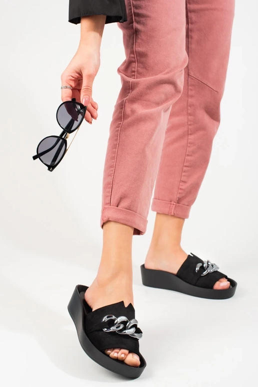 zwarte pantoffels met plateau... zwarte pantoffels met plateau...