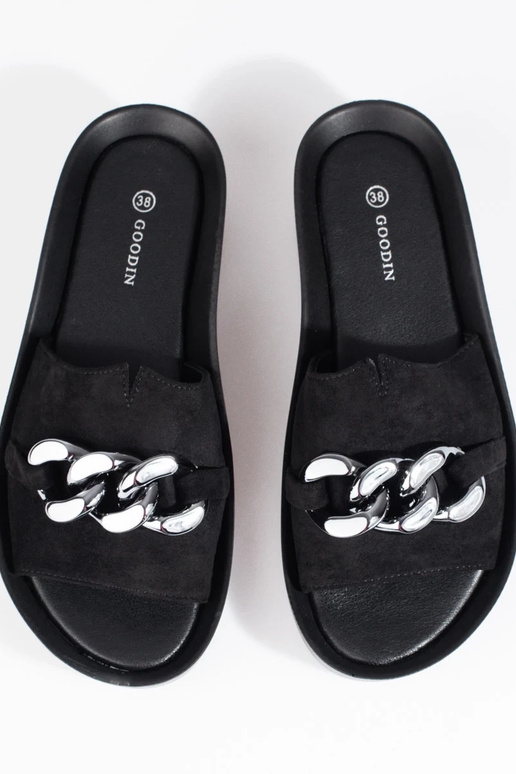 schwarze Hausschuhe mit Plateau... schwarze Hausschuhe mit Plateau...