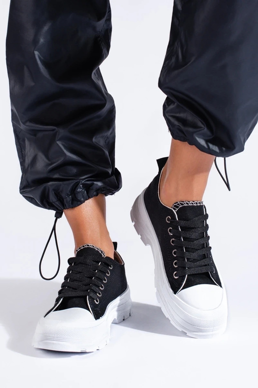 Chaussures modèle classique avec... Chaussures modèle classique avec...