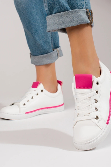 witte sportschoenen Shelovet 2