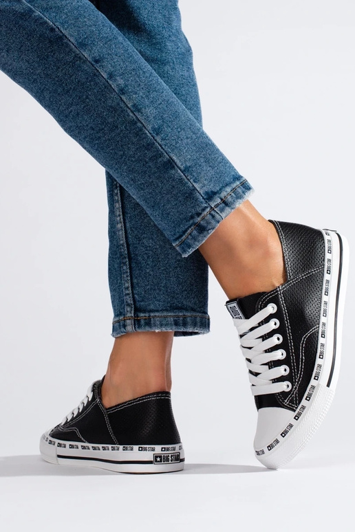 Modèle classique Chaussures femme... Modèle classique Chaussures femme...