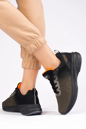 Sportliche Schuhe in der... 2