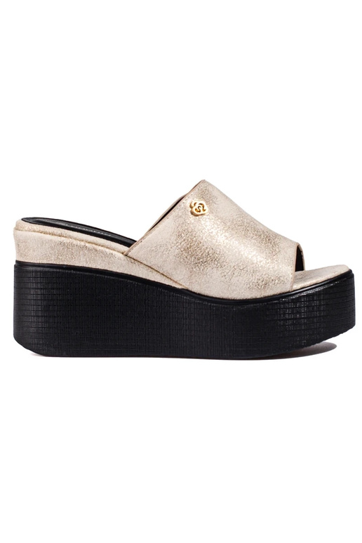 Slippers op hoge sleehak gouden Slippers op hoge sleehak gouden