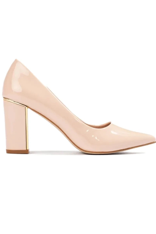 Talons hauts modèle classique sur le... Talons hauts modèle classique sur le...