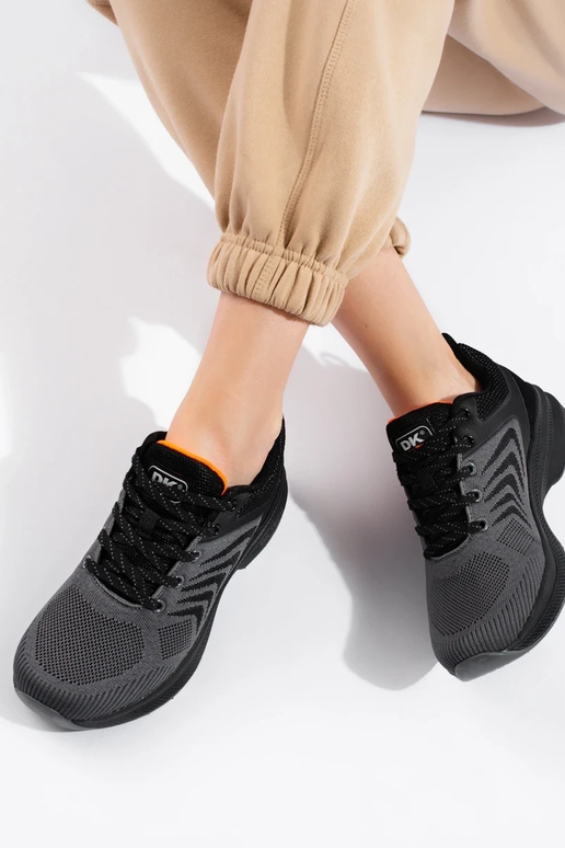 Sportschuhe graue Farbe DK