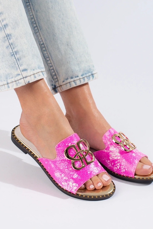 rosa Hausschuhe mit goldenen Details... rosa Hausschuhe mit goldenen Details...