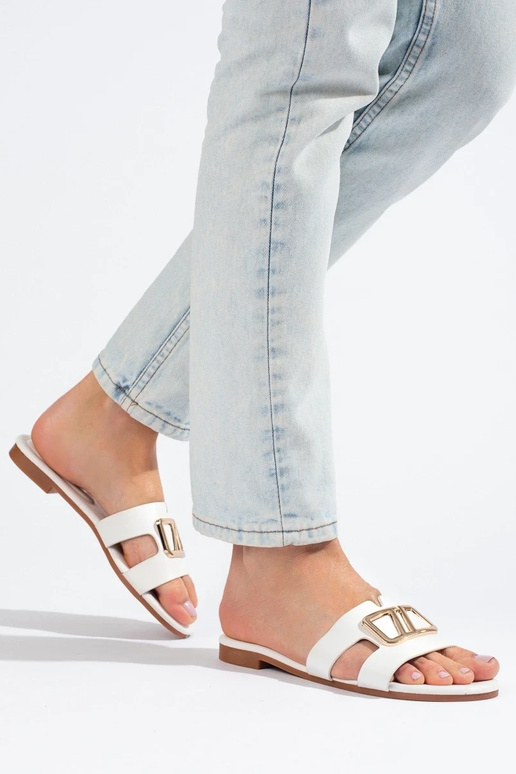 Elegante Hausschuhe in weißer Farbe...