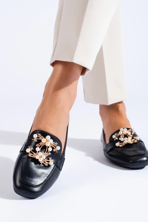 zwarte mocassins met gouden details... zwarte mocassins met gouden details...