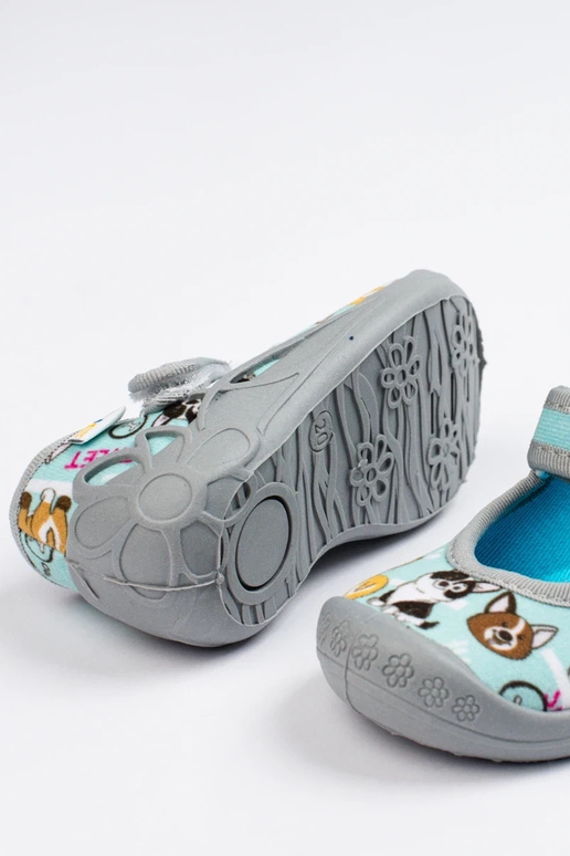 Chaussons pour enfants avec chiots...