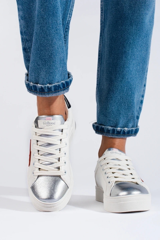 Baskets femme modèle classique...