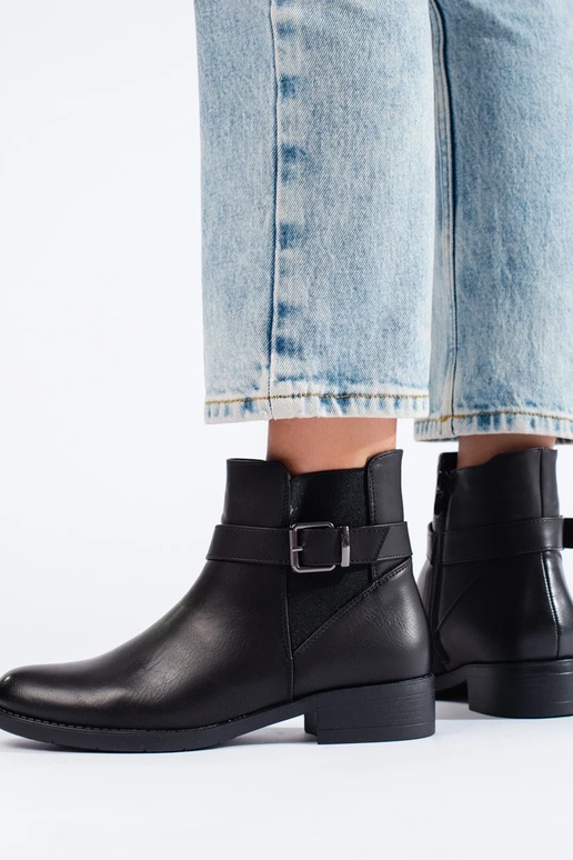 Schwarze Damenschuhe mit elastischem... Schwarze Damenschuhe mit elastischem...