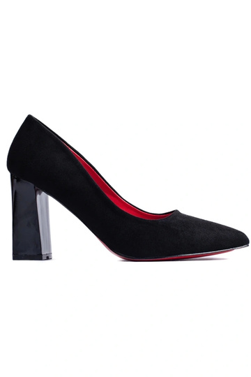 schwarze High Heels an der...