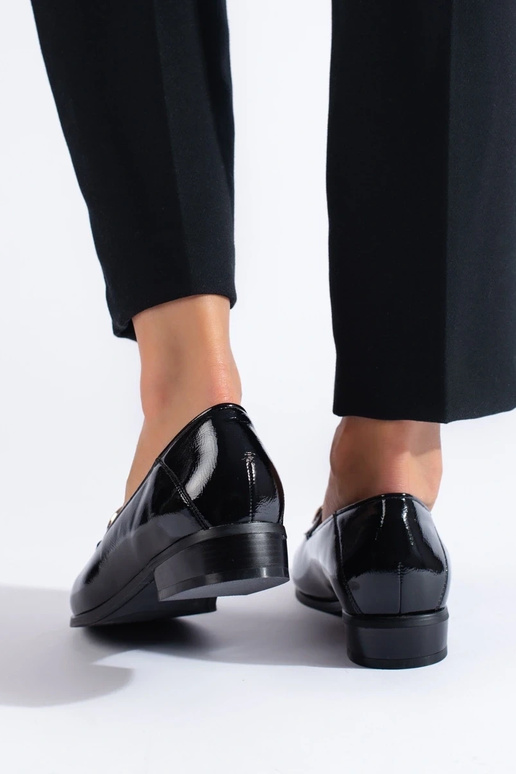 Schwarze Damen-Stiefeletten aus... Schwarze Damen-Stiefeletten aus...