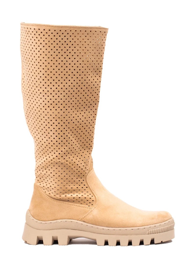 Bottines en daim ajourées...