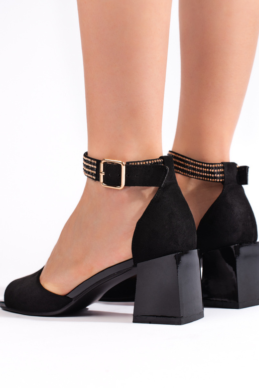 zwarte sandalen met een lage hak zwarte sandalen met een lage hak