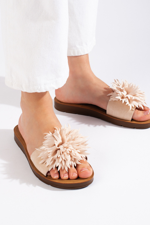Beige damesslippers met een bloem
