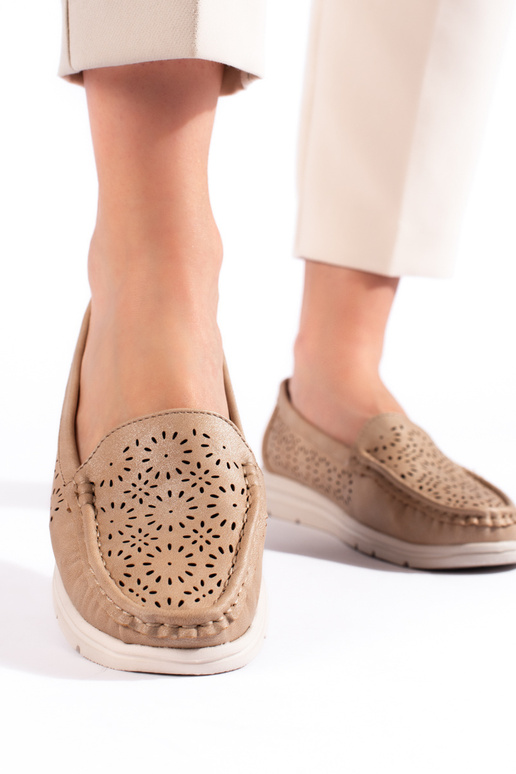 met opengewerkte elementen,... met opengewerkte elementen,...