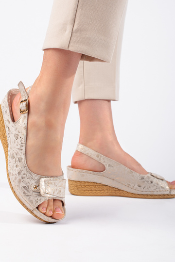 Beige Sandalen-Espadrilles 2