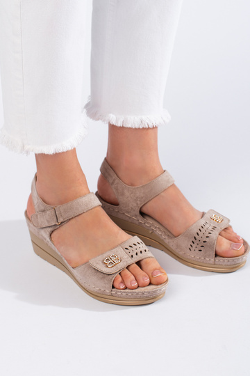 beige Wildledersandalen 2