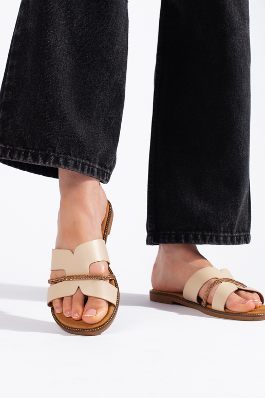 Chaussons beiges style élégant Chaussons beiges style élégant