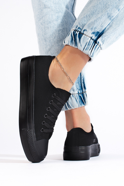 Baskets femme modèle classique noires... Baskets femme modèle classique noires...