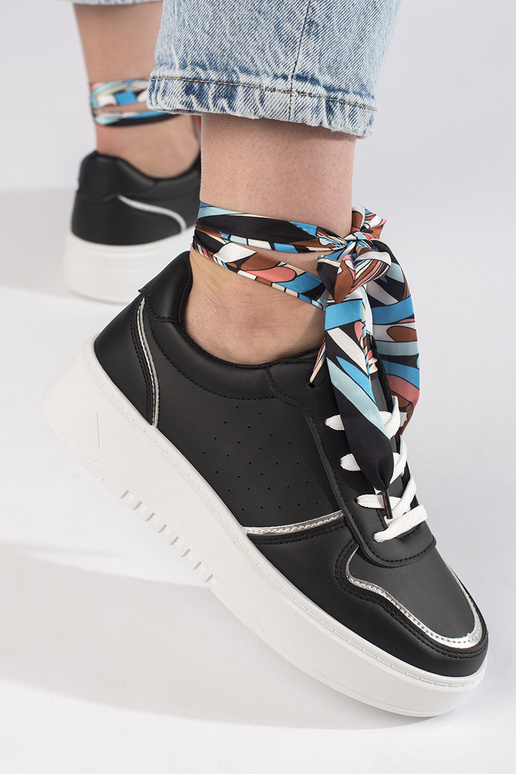 Baskets femme modèle classique noires Baskets femme modèle classique noires