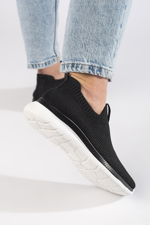 Chaussures de sport d'un modèle... Chaussures de sport d'un modèle...