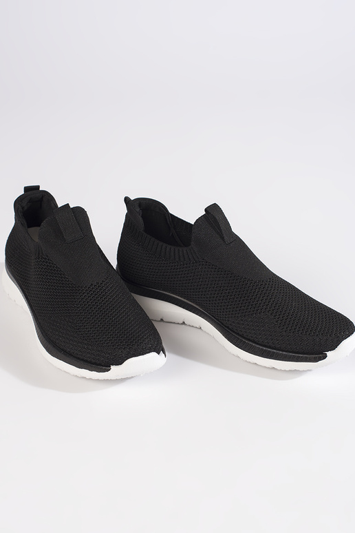 Sportschoenen van een opvallend model... Sportschoenen van een opvallend model...