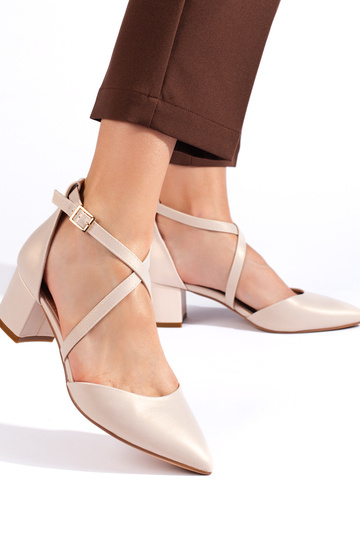 beige hoge hakken van... 2