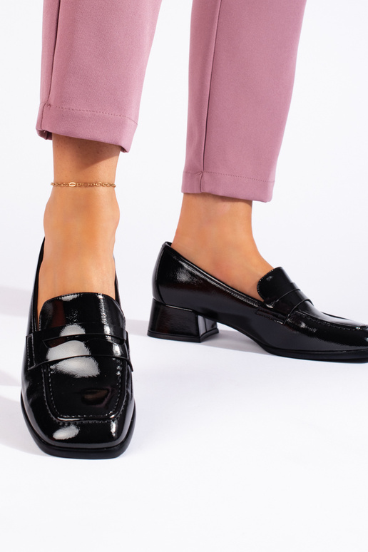 Mokassins mit Lackeffekt in Schwarz... Mokassins mit Lackeffekt in Schwarz...