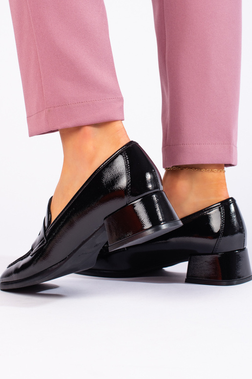 Mocassins effet laqué noir par Sergio... Mocassins effet laqué noir par Sergio...