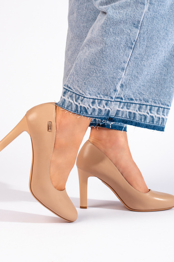 Les talons hauts beiges... 2