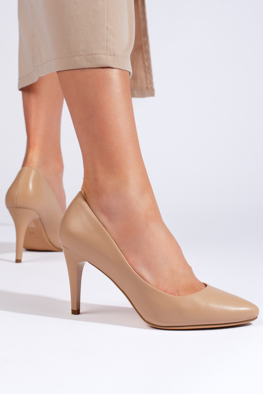 Beige High Heels mit dünnem Absatz...