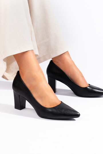 talons hauts noirs sur le... 2