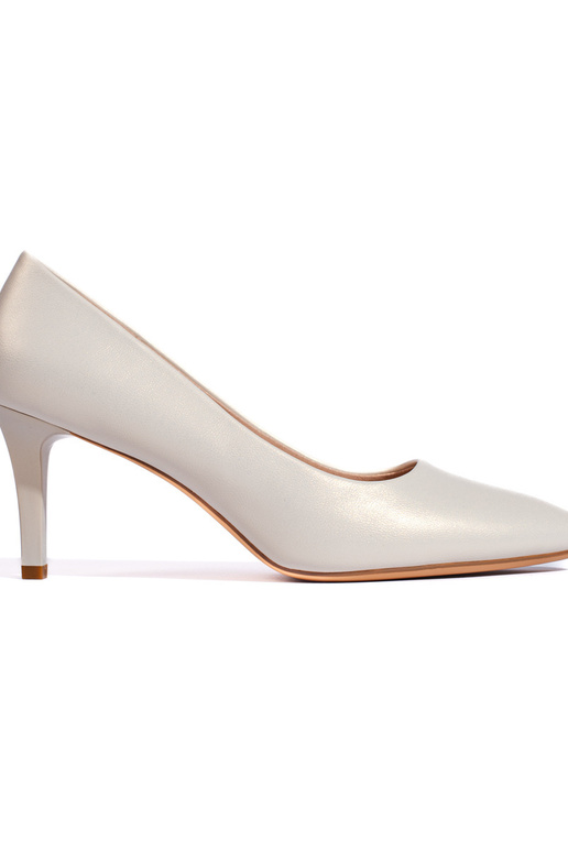 Elegante witte hoge hakken met een...