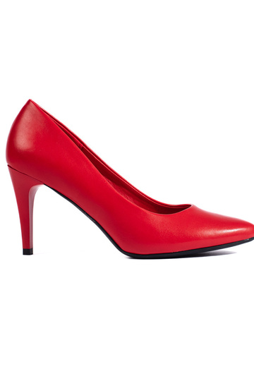 talons hauts rouges avec un...