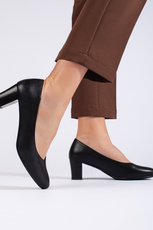 Talons hauts noirs de style élégant