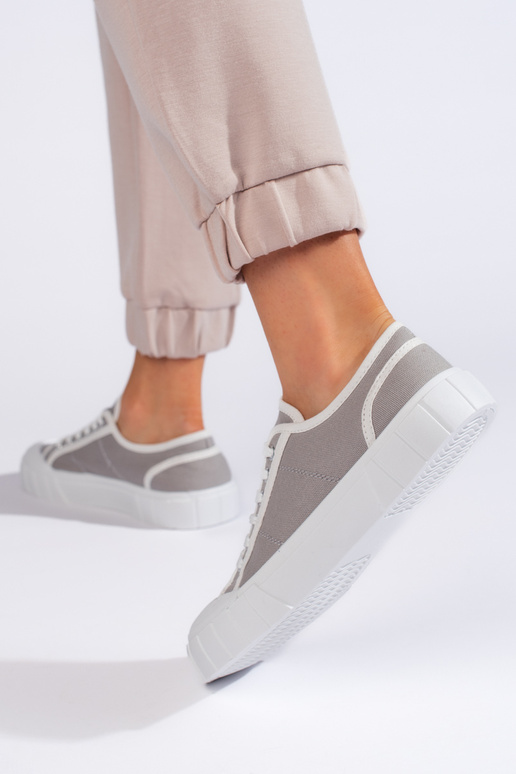 Chaussures pour femmes de couleur grise Chaussures pour femmes de couleur grise