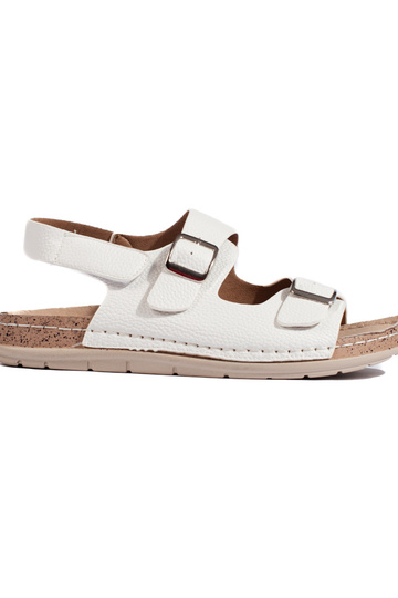 witte zapinane sandalen