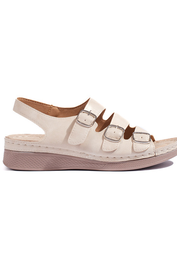 beige sandalen