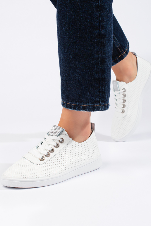 avec éléments ajourés, blanc...