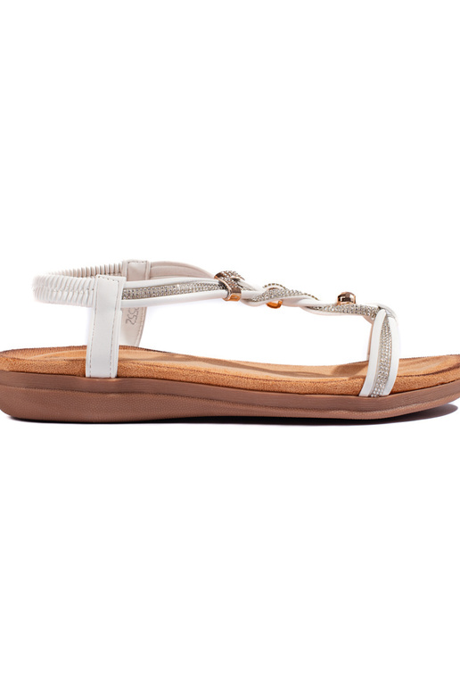 Witte sandaal met opvallend model Witte sandaal met opvallend model