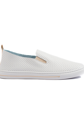 avec éléments ajourés...